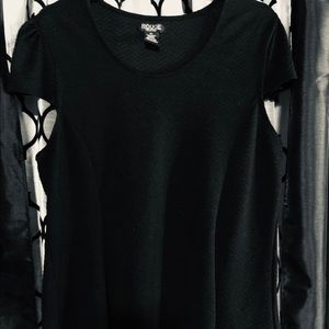 Black top with the fine detail